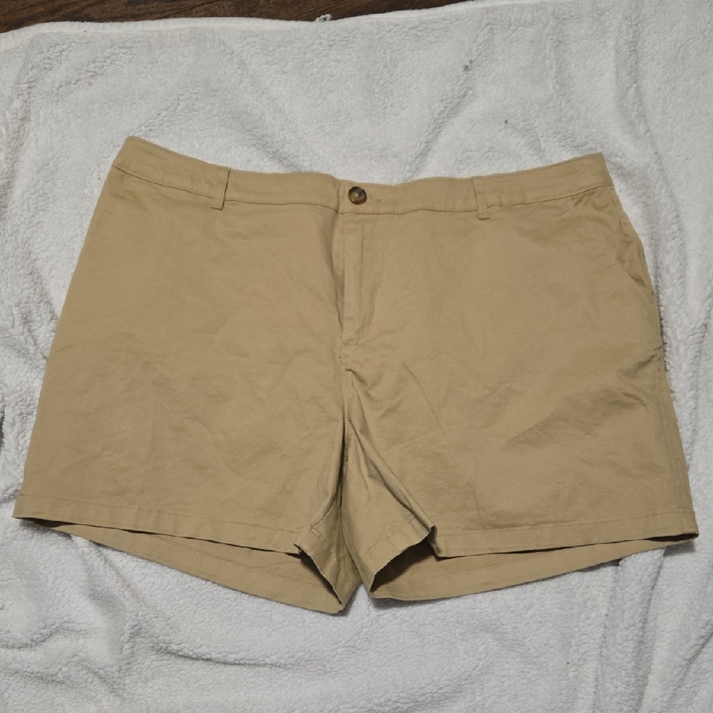 Amazon Essentials Women's Khaki Flat Front Shorts